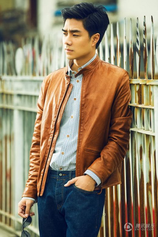 袁成杰曝早秋写真 街头玩转熟男Style